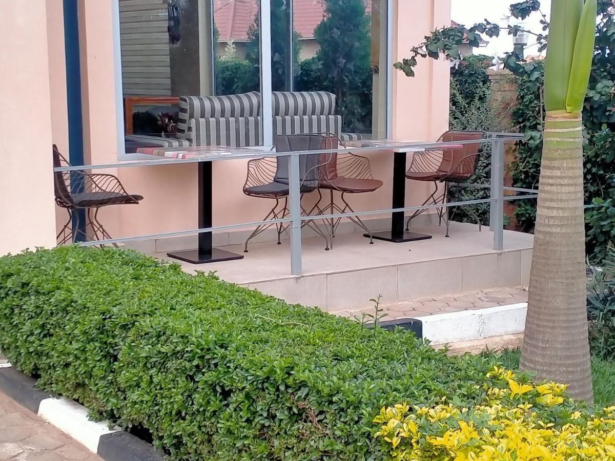 Ikaze B&B Kigali Buitenkant foto