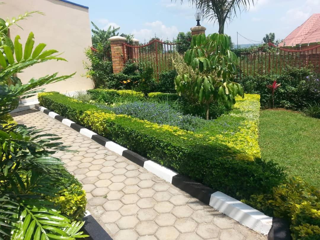 Ikaze B&B Kigali Buitenkant foto